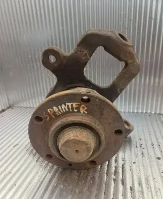 Mercedes-Benz Sprinter W901 W902 W903 W904 Front wheel hub