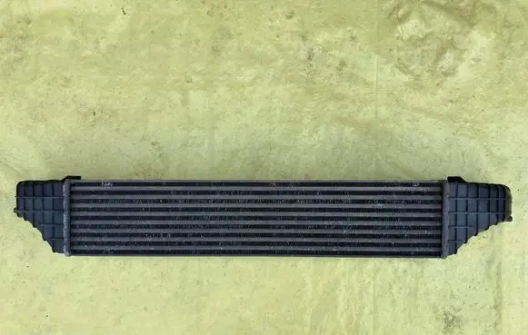 Mercedes-Benz C W203 Intercooler radiator A2035000500