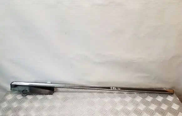 Chrysler Grand Voyager V Rear side glass trim 