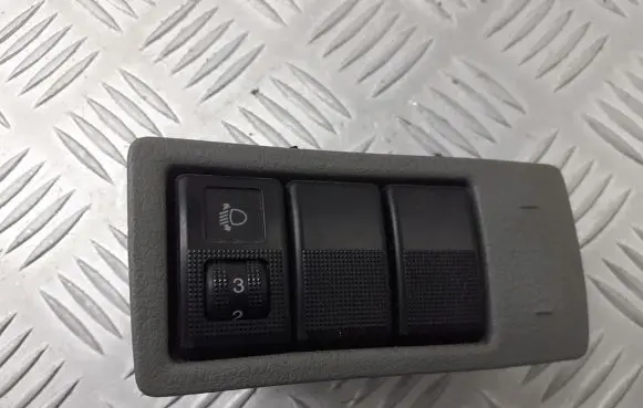 Mazda 2 Light switch