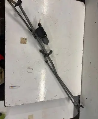 Peugeot 308 SW Front wiper linkage and motor 0390241869