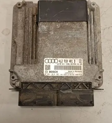 Audi Q7 4L Engine control unit/module 4L2910401B