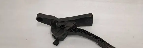 Jaguar XE Accelerator throttle pedal J151504129