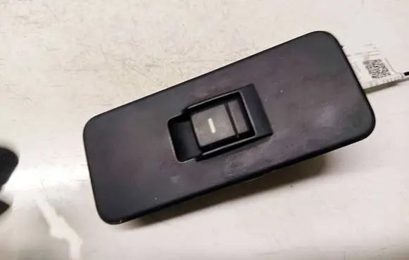 Land Rover Discovery 3 - LR3 Electric window control switch YUD501070PVJ