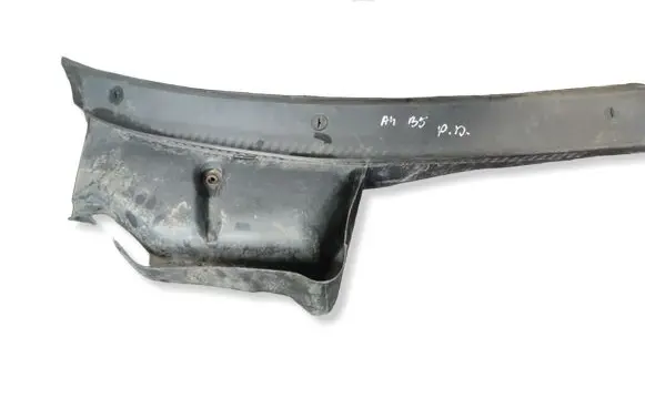 Audi A4 S4 B5 8D Wiper trim 8D1819404A