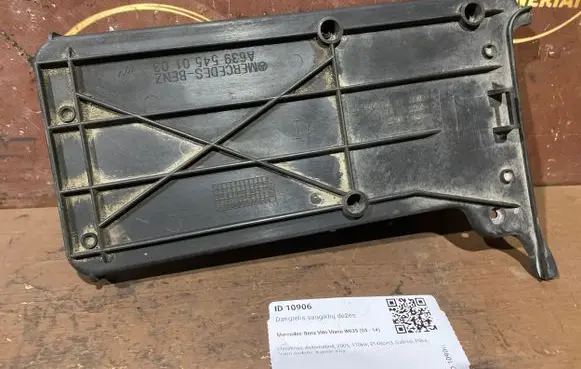 Mercedes-Benz Vito Viano W639 Fuse box cover A6395450103