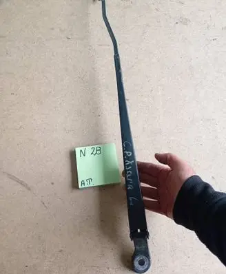 Citroen Xsara Picasso Front wiper blade arm 265898