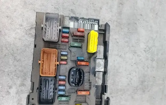 Peugeot 207 BSM Control unit 