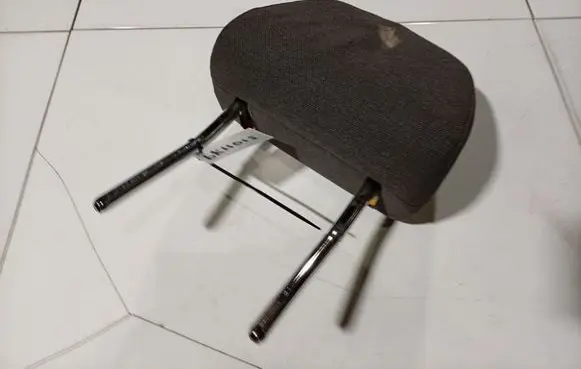 Opel Vectra C Front seat headrest 