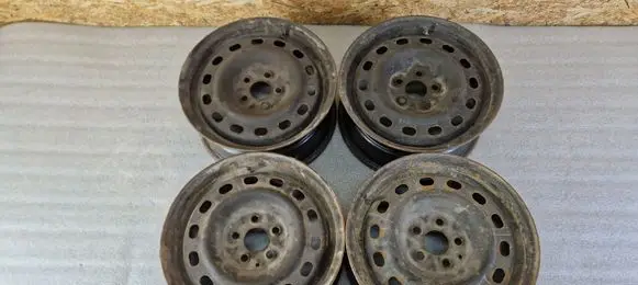 Chrysler PT Cruiser R15 steel rim 