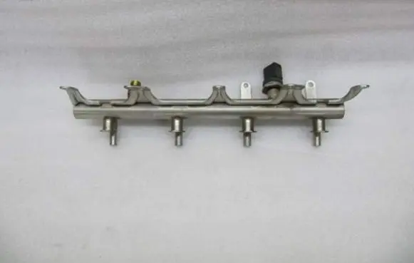 Audi A4 S4 B8 8K Fuel main line pipe 06J133317