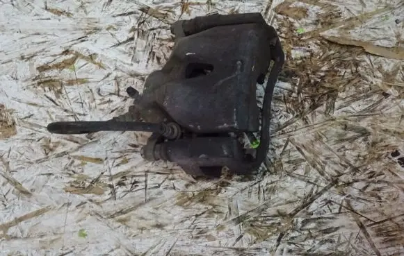 Lexus IS 220D-250-350 Front brake caliper