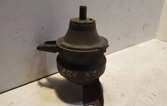 Honda CR-V Engine mount bracket