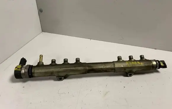 Volvo S60 Fuel main line pipe 30757146 0445215023 30777576