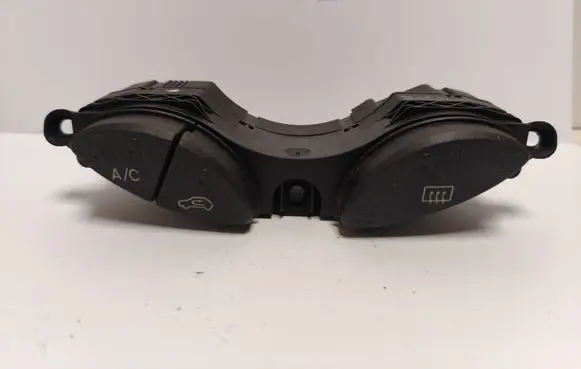 Ford Focus Windscreen/window heater switch 98AG19A945BF 230798