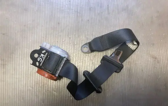 Suzuki Grand Vitara II Rear seatbelt 8498065J0 TKAB0EP528