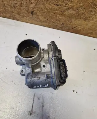 Toyota Auris E180 Throttle valve 261000N030 3C28 00668