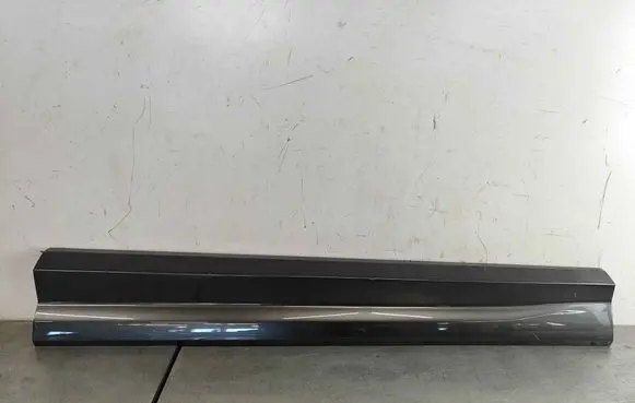 Volkswagen Taigo Front door trim (molding) 81A853959A