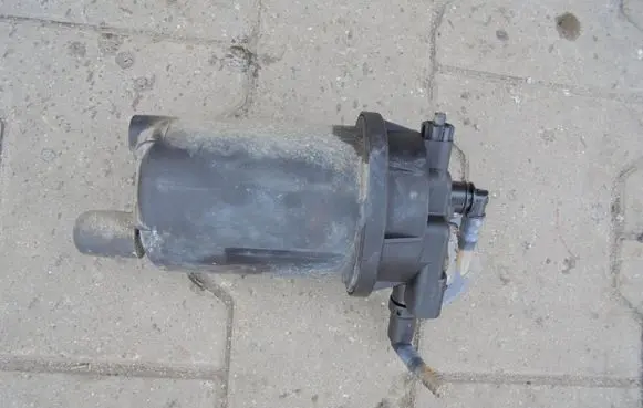 Renault Megane II Fuel filter housing 