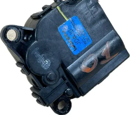 Hyundai Genesis Coolant heater control valve D332JY9AA05