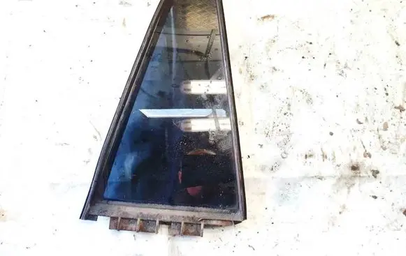 Toyota RAV 4 (XA30) Rear vent window glass 