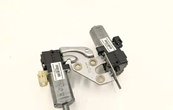 BMW 5 G30 G31 G38 Steering column adjust motor 0390207082