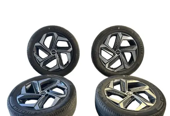 Hyundai Tucson IV NX4 R19 alloy rim 