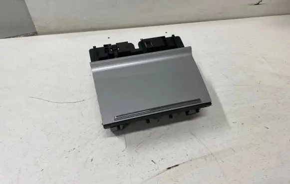Skoda Octavia Mk3 (5E) Ashtray (front) 5E1863077