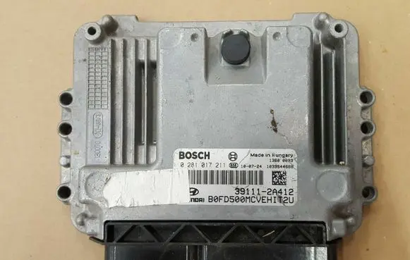 Hyundai i30 Engine control unit/module 391112A412 0281017211