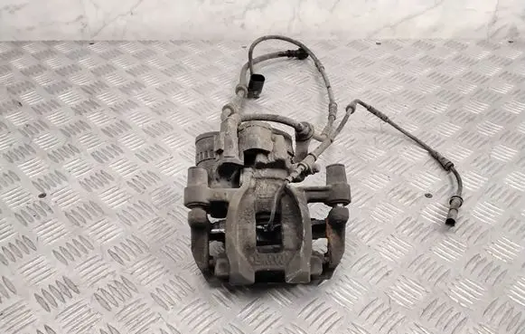 BMW 2 F45 Rear brake caliper 6798958