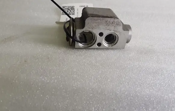 Air conditioning (A/C) expansion valve