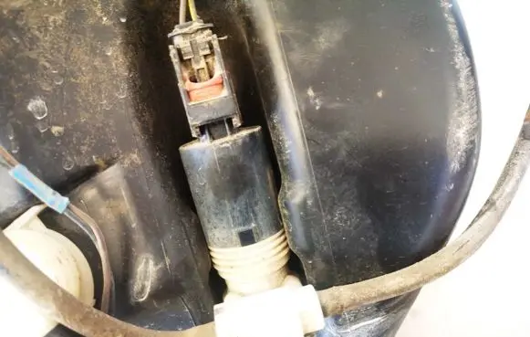 Chrysler Voyager Windscreen/windshield washer pump