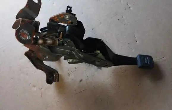 Infiniti G37 Handbrake/parking brake lever assembly