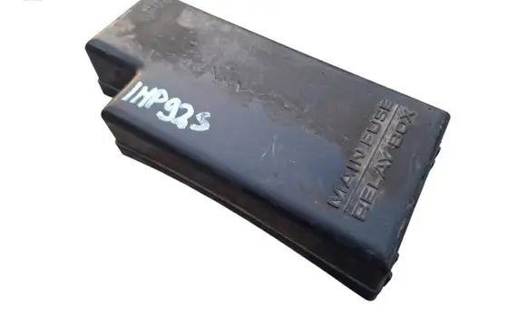 Subaru Impreza II Fuse box cover LB100503W MB500100B