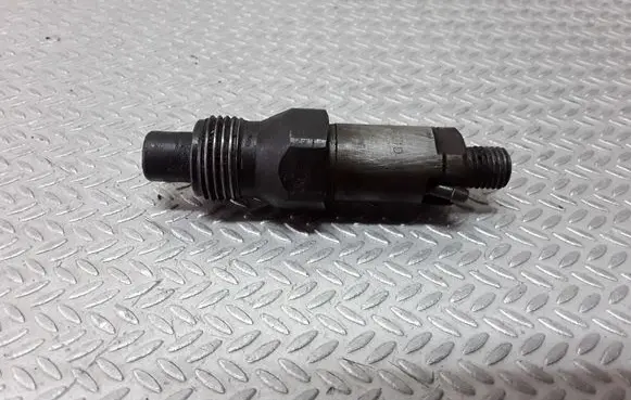 Volvo S40, V40 Fuel injector LCR6735401D