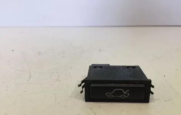 BMW X5 E53 Tailgate opening switch 61318365579 8365579 03052500