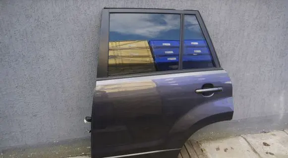 Suzuki Grand Vitara II Rear door