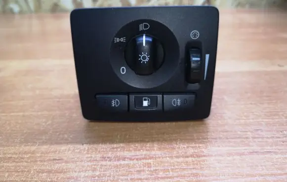 Volvo V50 Light switch 30739299