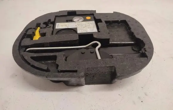 Citroen C4 I Picasso Spare wheel section trim 9681017380
