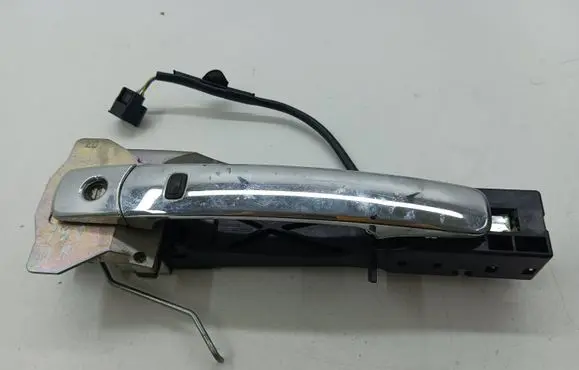 Suzuki Grand Vitara II Front door exterior handle