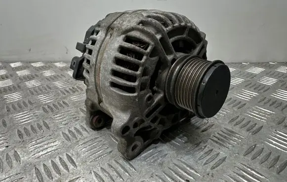 Skoda Octavia Mk2 (1Z) Generator/alternator 06F903023F
