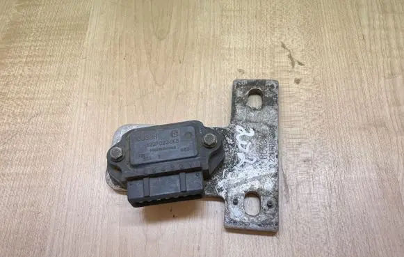 Audi 80 90 B3 Ignition amplifier control unit 1227022008