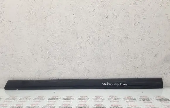 Seat Toledo II (1M) Rear door trim (molding) 1M0853535C