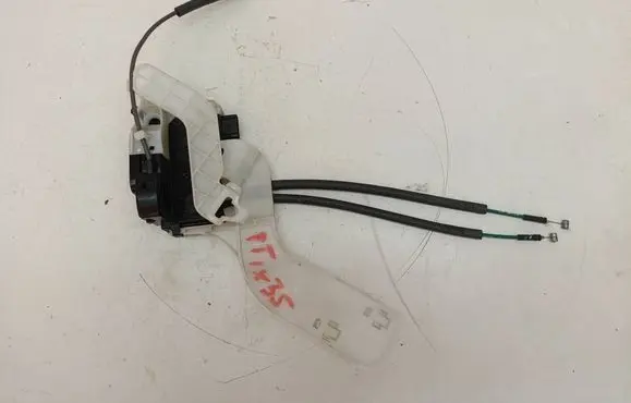 Hyundai ix35 Rear door lock 814202S000