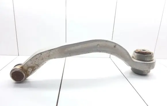 Volkswagen PASSAT B5 Front lower control arm/wishbone