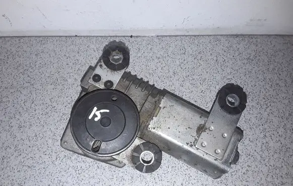 BMW 5 E39 Wiper motor 8361640
