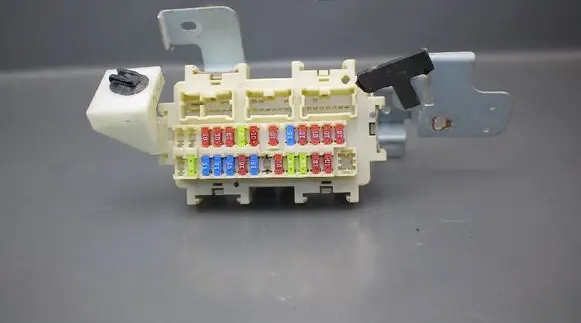 Infiniti EX Fuse module C20611BA0A 8B23