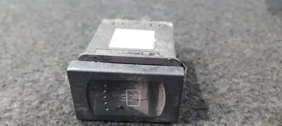 Volkswagen PASSAT B5 Windscreen/window heater switch 3b0959621b