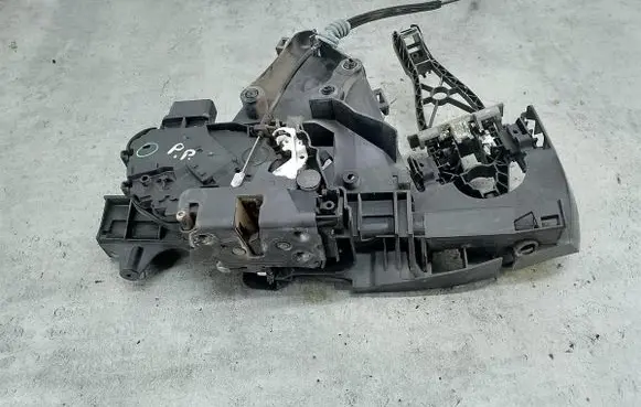Volvo V50 Front door lock 30753664