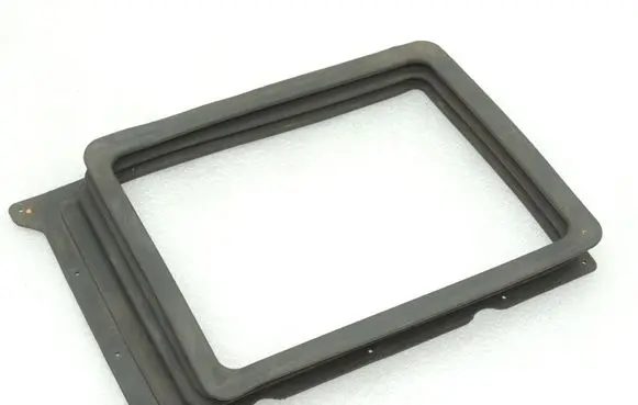 Mitsubishi L200 Radiator mount bracket MR144703